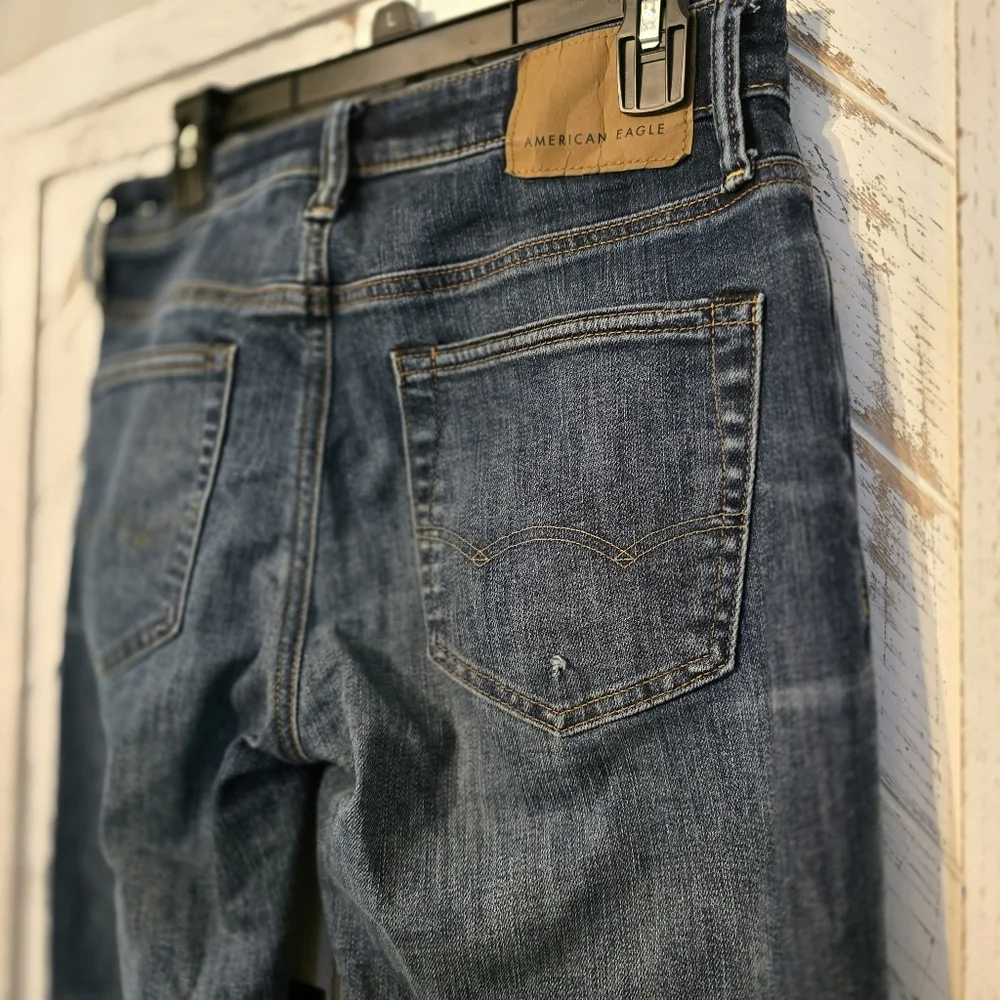 American Eagle Outfitters Men's Distressed Blue Jeans